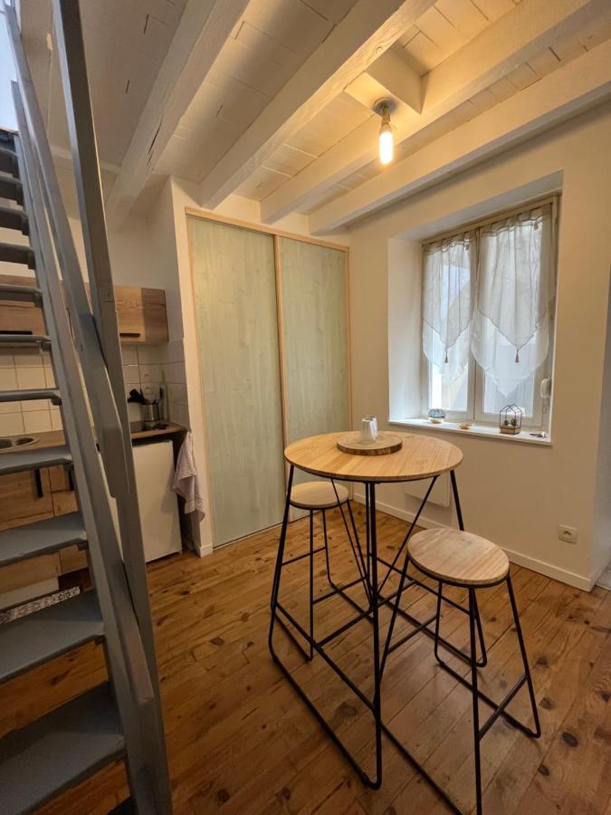 Logement Au Coeur De Dole Bagian luar foto